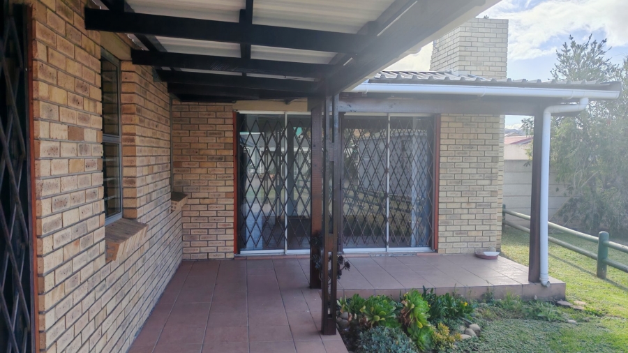 4 Bedroom Property for Sale in Boland Park Western Cape